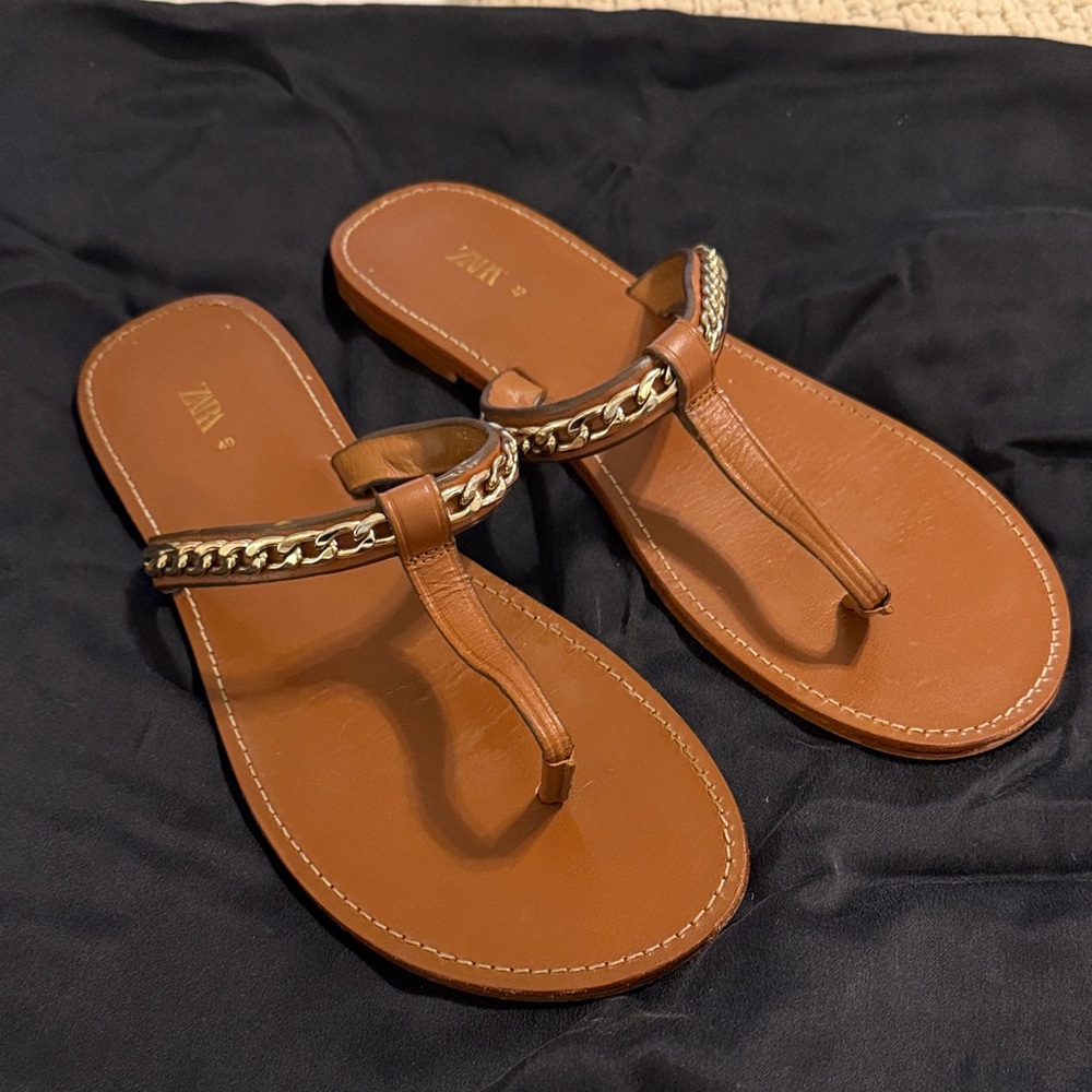 Zara Tan Leather Thong Sandals with Gold Chain